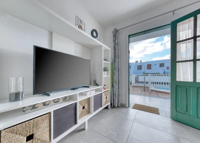 Carpe Diem Apartment - Pool view By Lanzarote Vacation Homes Appartamento Puerto del Carmen (Lanzarote)