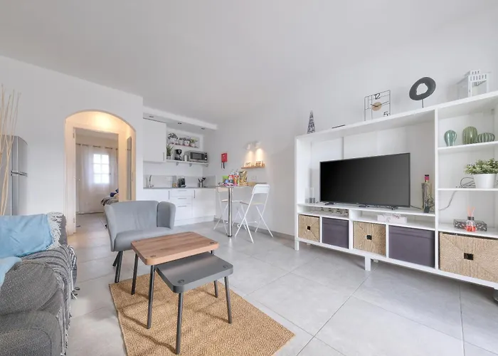 Carpe Diem Apartment - Pool View By Lanzarote Vacation Homes